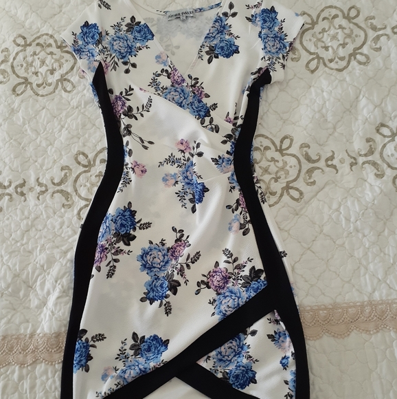 Floral dress - Picture 1 of 1